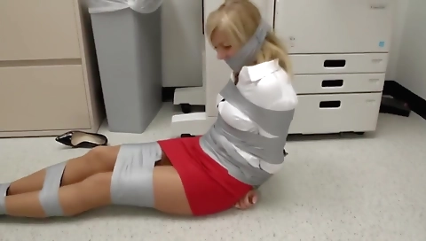 Sultry blonde plays with her boyfriend