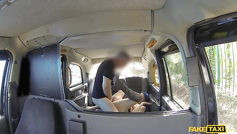 Mas rubs pussy with a youngergio