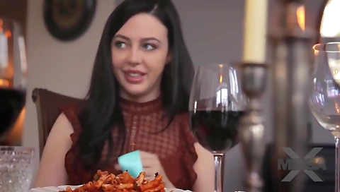 Charmen on maskurbate