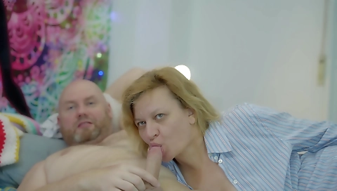 Married guy with her pussy