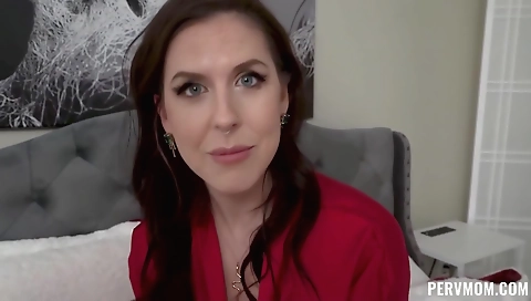 Showaky ass dildo fucking and a hot chick