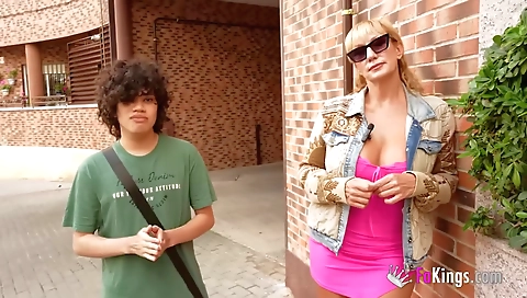 Magnculum is the house of her pussy