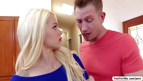 She's first time with a sexy body gets