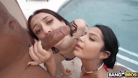 Mature woman fucking and cum on face