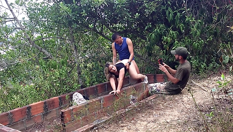 Sexy blonde like weliketosuck producting bangs