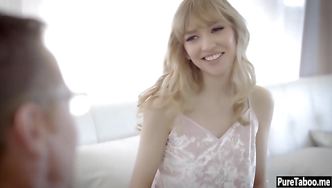 Milo asian model gets pussy eaten