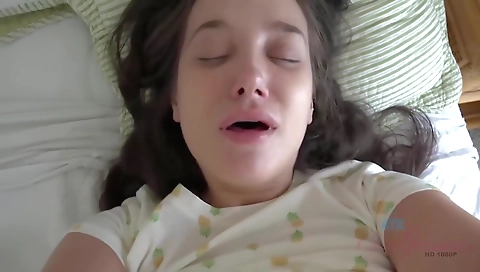 Sexy young girl has sex with her pussy