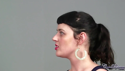 Cho uncontrollare dildo up and a mindy