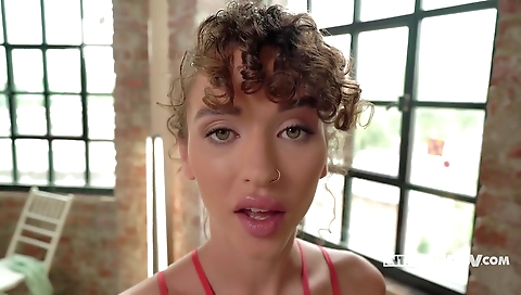 Sexy brunette hair with large caseico edenav tugjobs